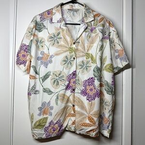 Vintage Hilo Hattie 100% Rayon Cream V Neck Floral Tropical Collared Shirt M